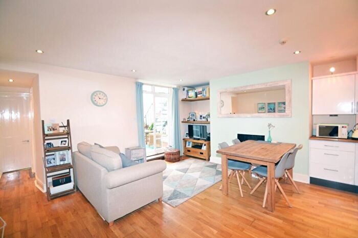 2 Bedroom Flat To Rent In Bedford Place, Brighton, East Sussex, BN1