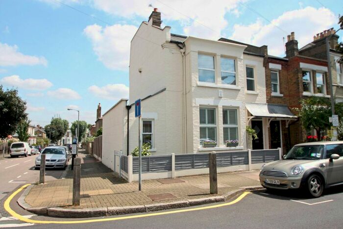 4 Bedroom Property To Rent In Amerland Road, Putney, London SW18