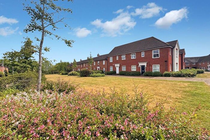 1 Bedroom Maisonette For Sale In Conqueror Drive, Gillingham, ME7