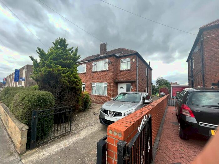 3 Bedroom Semi-Detached House To Rent In Cross Gates Lane, Leeds, LS15