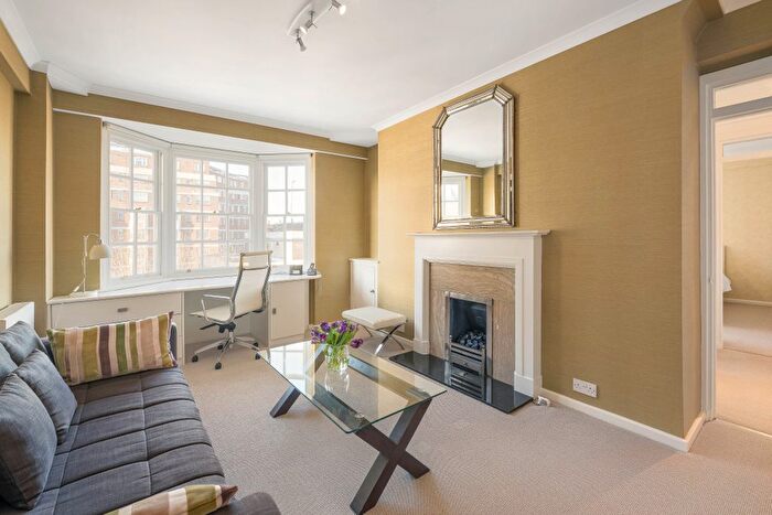 1 Bedroom Flat To Rent In Cranmer Court, Whiteheads Grove, London, SW3