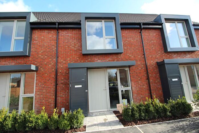 2 Bedroom Town House To Rent In Winterbourne Drive, Westhoughton, BL5