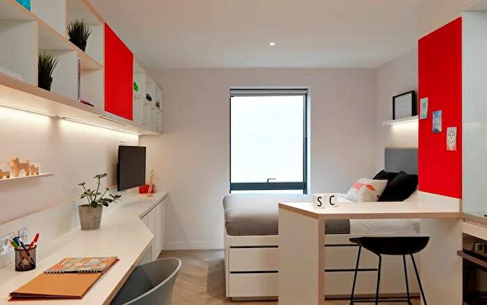 Apartment To Rent In Milton Road, Cambridge, CB4