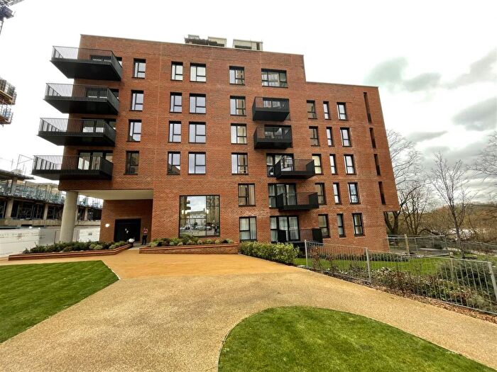 1 Bedroom Flat To Rent In Shearwater Drive, Hendon Waterside, NW9