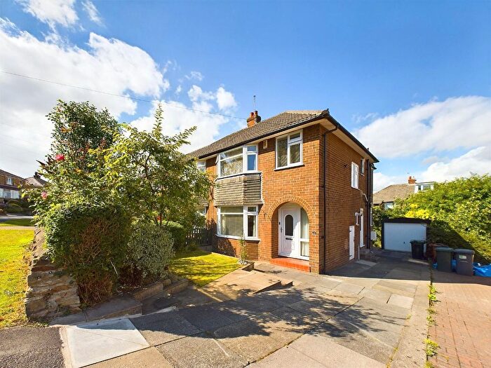 3 Bedroom Property To Rent In Manor Drive, Cottingley, Bingley, BD16