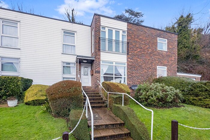 2 Bedroom Flat For Sale In Military Road, Rye, TN31