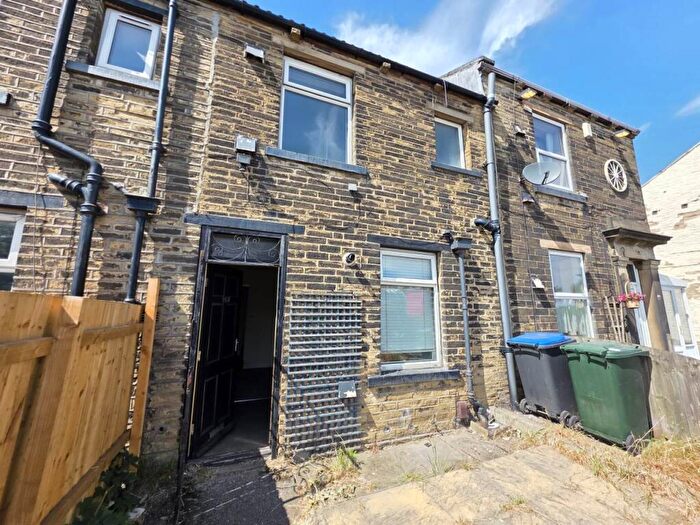 1 Bedroom Terraced House To Rent In Rooley Lane, Bradford, BD4
