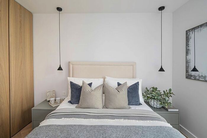 1 Bedroom Flat To Rent In Mapple Path, Hackney Downs, London, E5