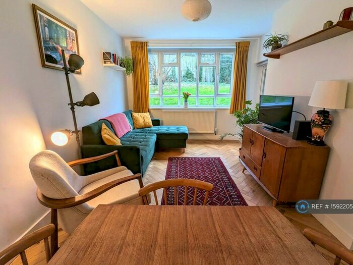 3 Bedroom Flat To Rent In Lyndale, London, NW2