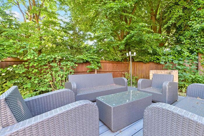 2 Bedroom Apartment For Sale In Westhall Road, Warlingham, Surrey, CR6