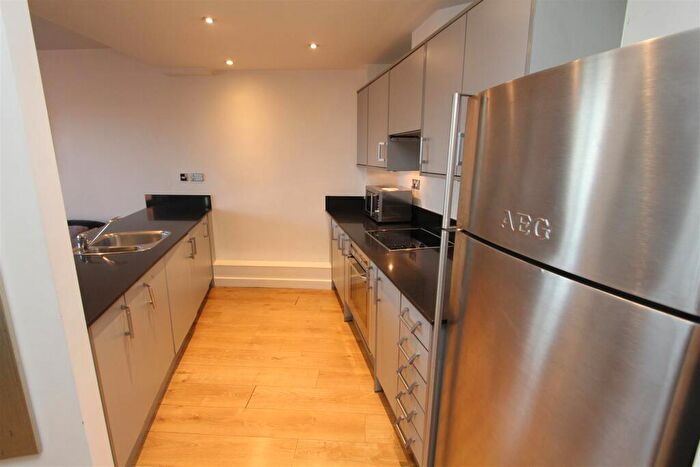 2 Bedroom Flat To Rent In Dock Street, Leeds, LS10