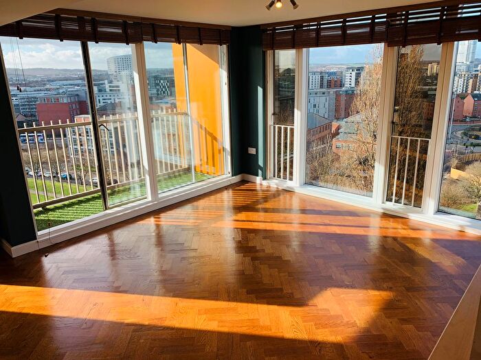 2 Bedroom Flat To Rent In Saxton, The Avenue, Leeds, West Yorkshire, LS9