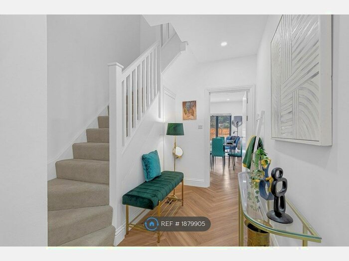 3 Bedroom Maisonette To Rent In Studland Road, London, W7