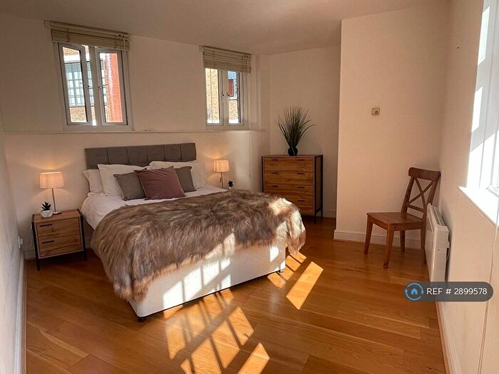 Studio To Rent In Bridewell Place, London, E1W