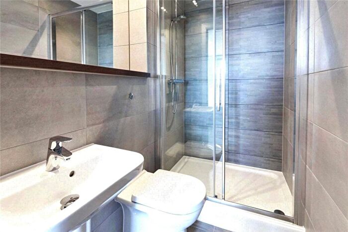 2 Bedroom Apartment To Rent In New Bridge Street Salford, M3