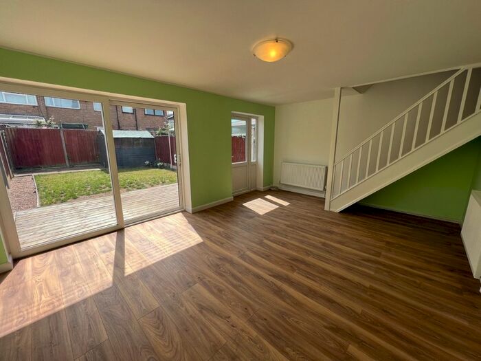 3 Bedroom Terraced House To Rent In Joseph Luckman Road, Bedworth, Warwickshire, CV12