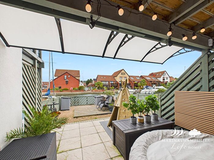 3 Bedroom Town House For Sale In Bryher Island, Port Solent, PO6