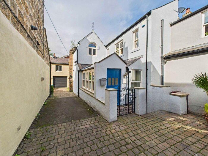 2 Bedroom Cottage To Rent In Park Parade, Harrogate, HG1