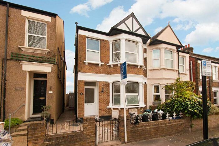 3 Bedroom Flat To Rent In Wells House Road, London, NW10