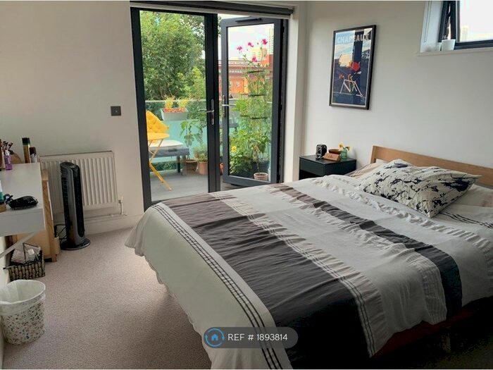 2 Bedroom Flat To Rent In Bonfield Road, London, SE13