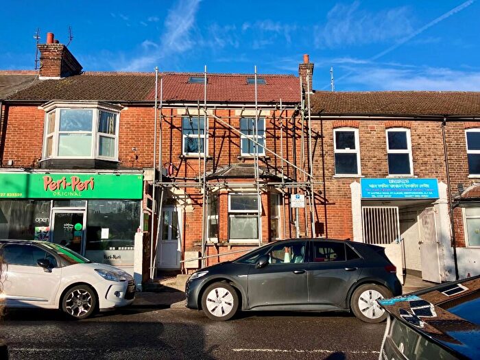 3 Bedroom Apartment To Rent In Hatfield Road, St. Albans, Hertfordshire, AL1