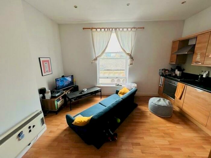 1 Bedroom Flat To Rent In Bank Street, Bradford, BD1