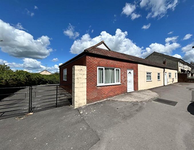 4 Bedroom Detached Bungalow For Sale In London Road, Chippenham, SN15