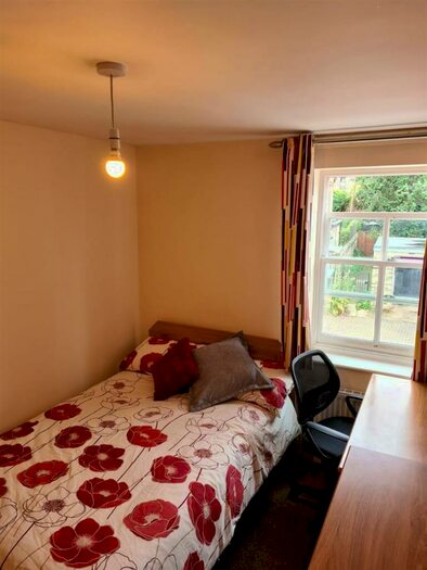 6 Bedroom House To Rent In A Willis Road, Cambridge, CB1