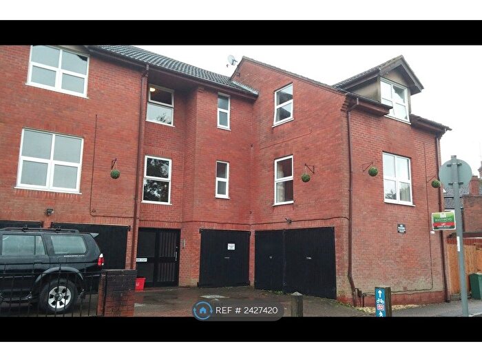 1 Bedroom Flat To Rent In The Close, Kenilworth, CV8