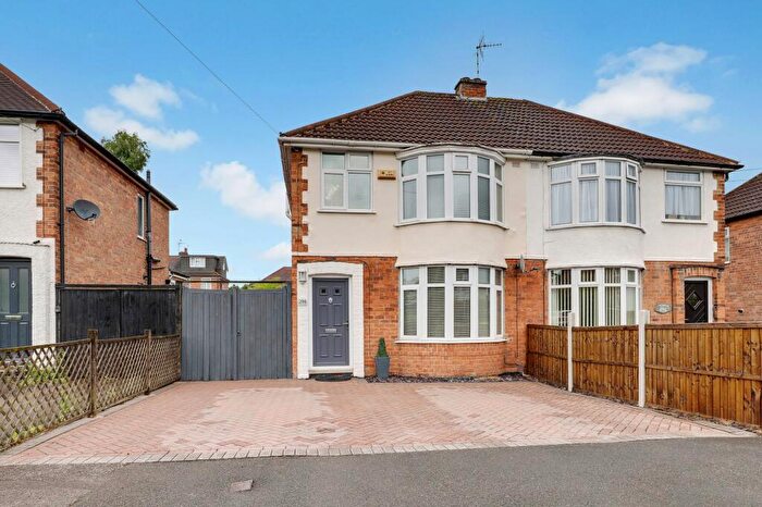 3 Bedroom Semi-Detached House For Sale In Foxhill Road, Carlton, NG4
