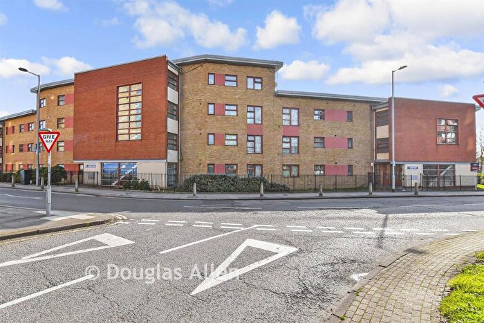 2 Bedroom Flat For Sale In Cooke Street, Barking, Essex, IG11