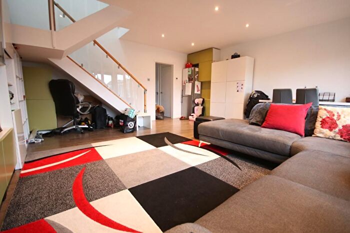 3 Bedroom Terraced House To Rent In Maytree Close, Edgware, Middlesex, HA8