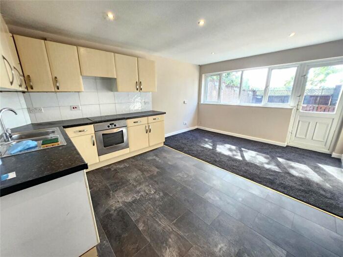 3 Bedroom Town House For Sale In Balfour, Tamworth, Staffordshire, B79