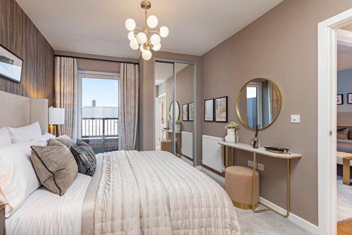 2 Bedroom Apartment For Sale In Suttons Lane, Havering, Hornchurch, RM12