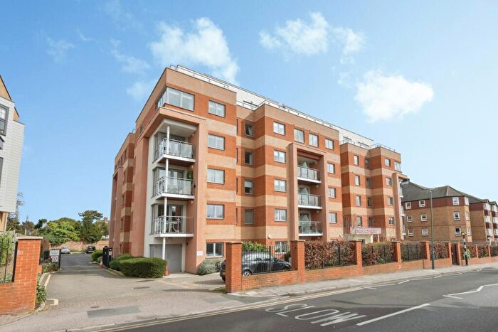 2 Bedroom Flat For Sale In Sidcup Hill, Sidcup, DA14
