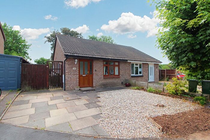 2 Bedroom Semi Detached Bungalow For Sale In Foxhill Drive, Glen Parva, Leicester, LE2