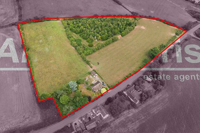 2 Bedroom Detached House For Sale In The Lilacs, Kinnersley, Severn Stoke, Worcestershire., WR8