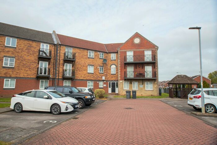 2 Bedroom Flat To Rent In Lancelot Court, Hull, HU9