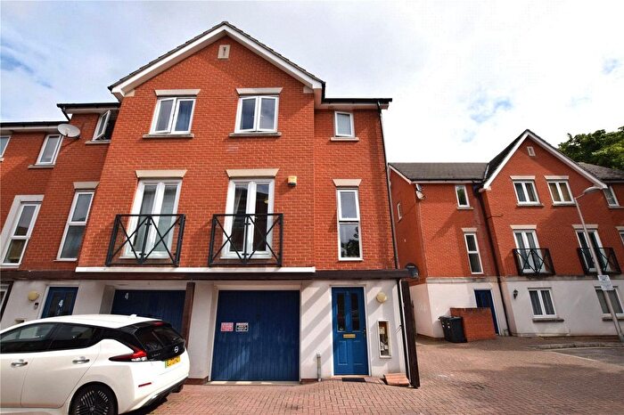 3 Bedroom End Terrace House To Rent In Norwich Crescent, Chadwell Heath, RM6