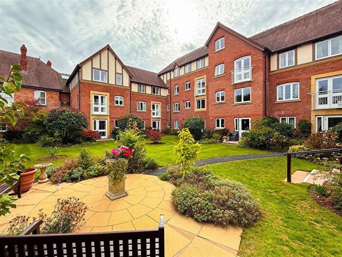 1 Bedroom Flat For Sale In Worcester Road, Malvern, WR14
