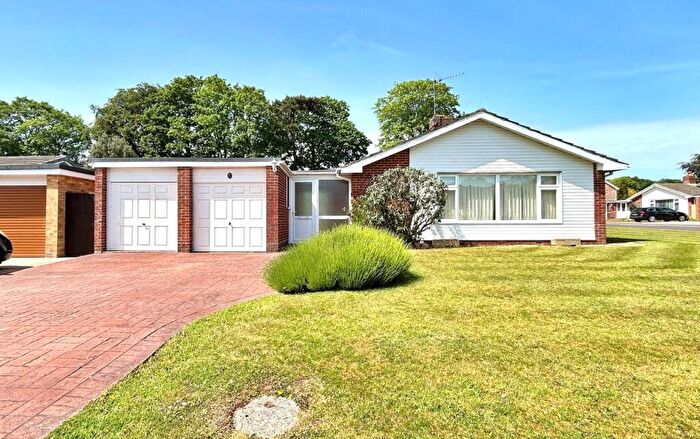 3 Bedroom Bungalow For Sale In Pinewood Road, Highcliffe, Christchurch, Dorset, BH23