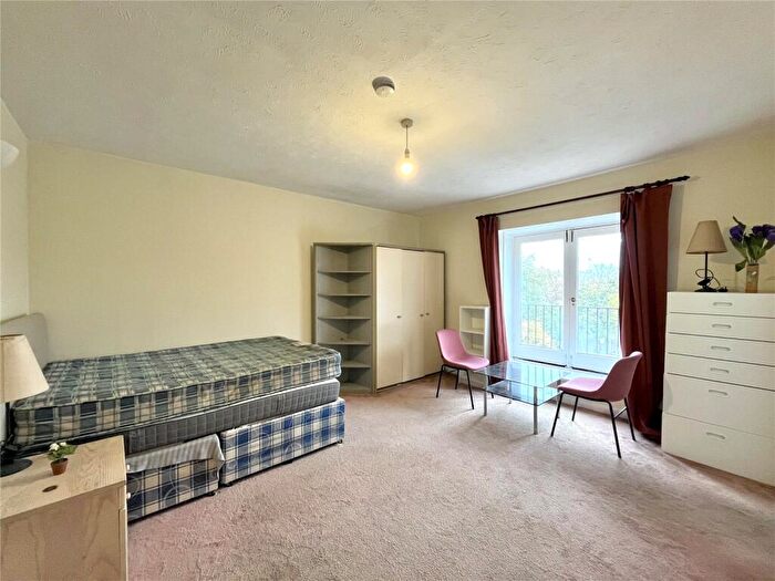 Apartment To Rent In Abbeyfields Close, Park Royal, London, NW10