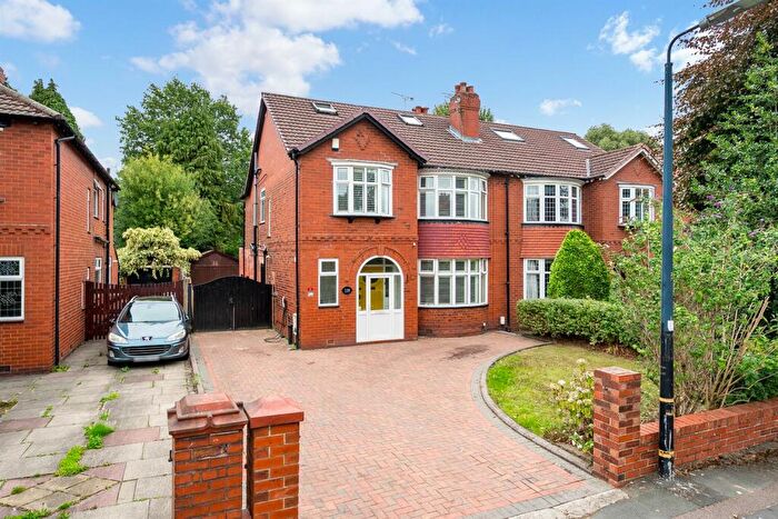 5 Bedroom Semi-Detached House For Sale In Framingham Road, Sale, M33