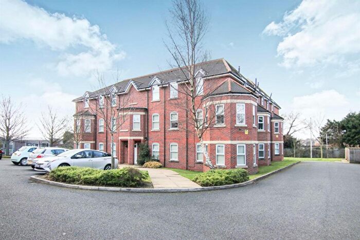 2 Bedroom Flat To Rent In The Ridings, Prenton, CH43