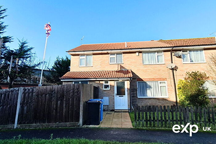 4 Bedroom Semi Detached House For Sale In A Proper Family Home – Space, Flexibility & Location All Wrapped Into One - Poole, BH16