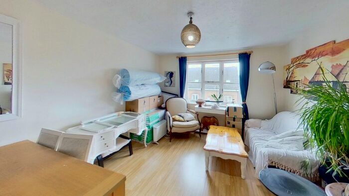 2 Bedroom Flat To Rent In Bushwood Drive, London, SE1
