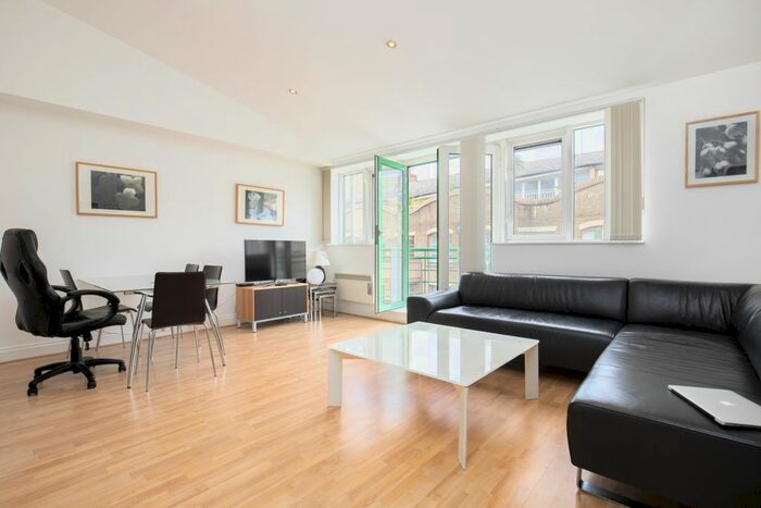 2 Bedroom Flat To Rent In Millennium Square, London, SE1