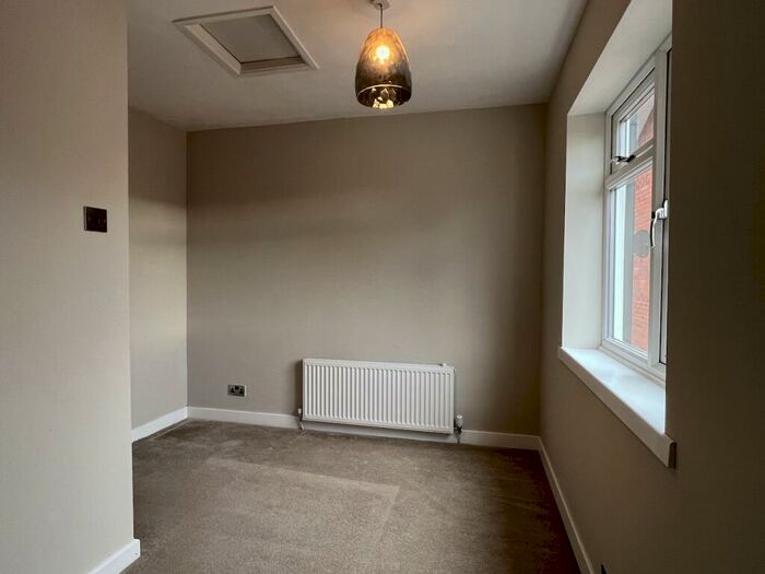 2 Bedroom End Of Terrace House To Rent In Stourbridge - Brook Street, DY8