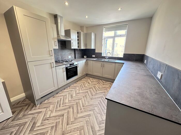 2 Bedroom Flat To Rent In Boston Road, Hanwell, W7