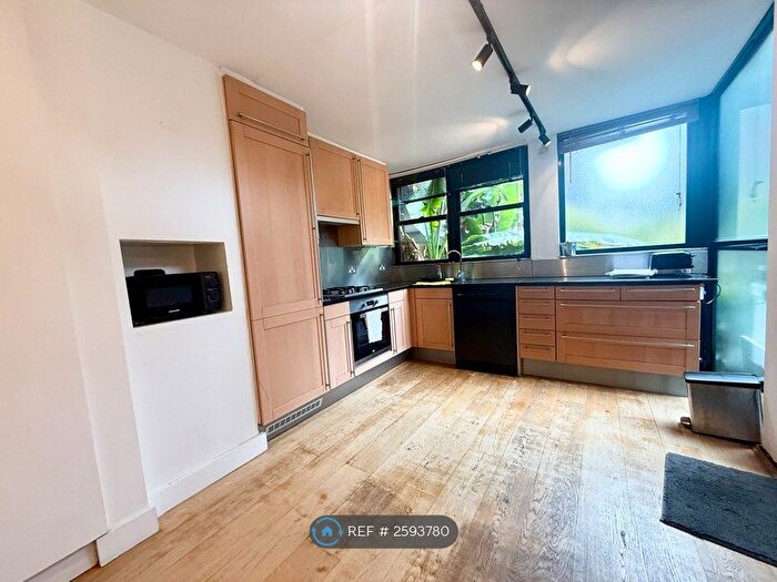 2 Bedroom Flat To Rent In Longleat House, London, SW1V